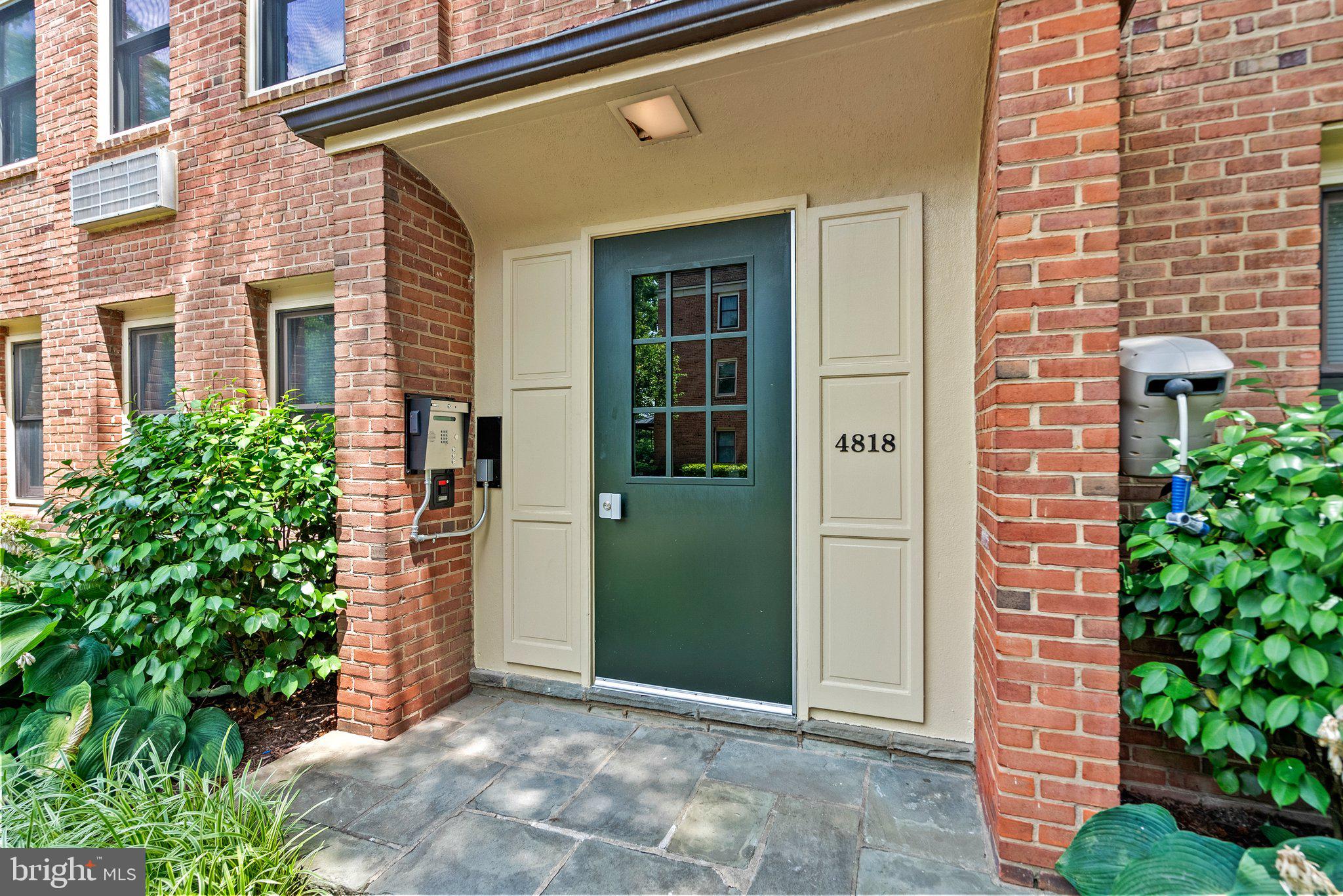 4818 Chevy Chase Dr #203