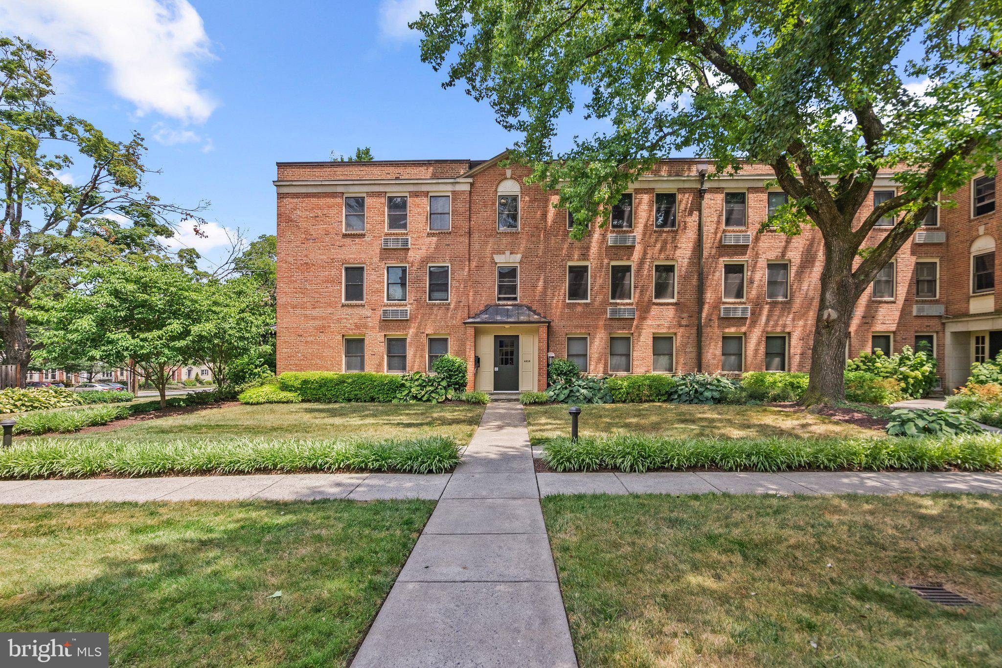 4818 Chevy Chase Dr #203