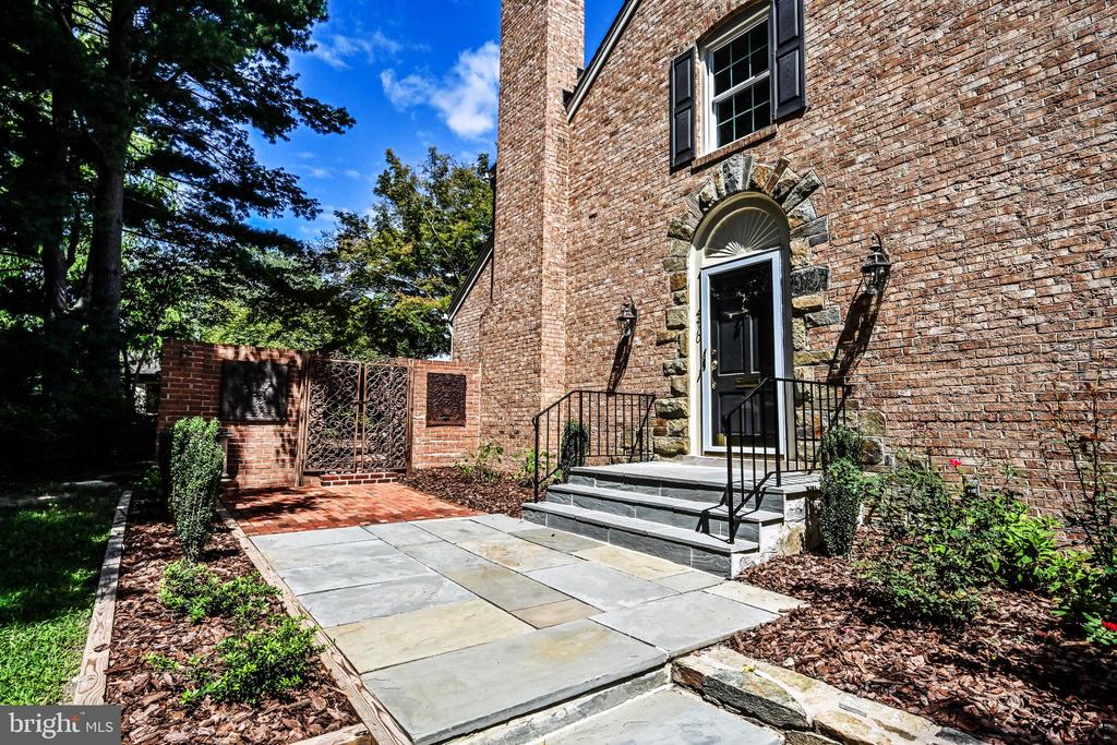 4410 Boxwood Rd