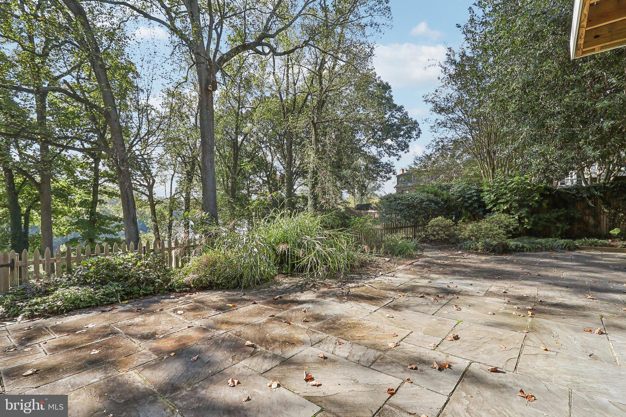 4405 Boxwood Rd