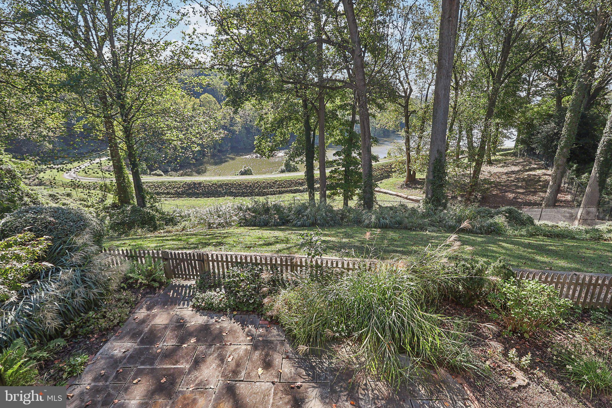 4405 Boxwood Rd