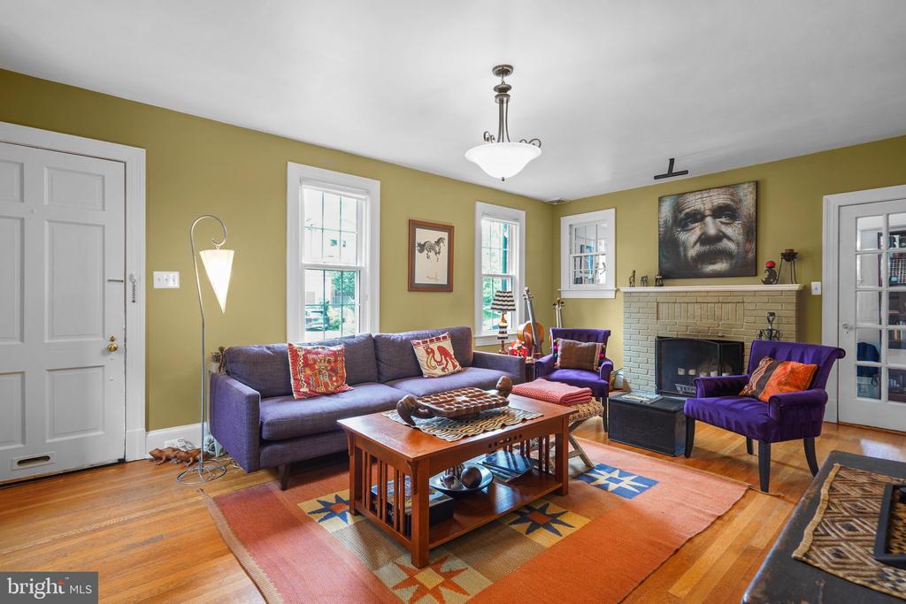 8013 GLENBROOK RD,MONTGOMERY
