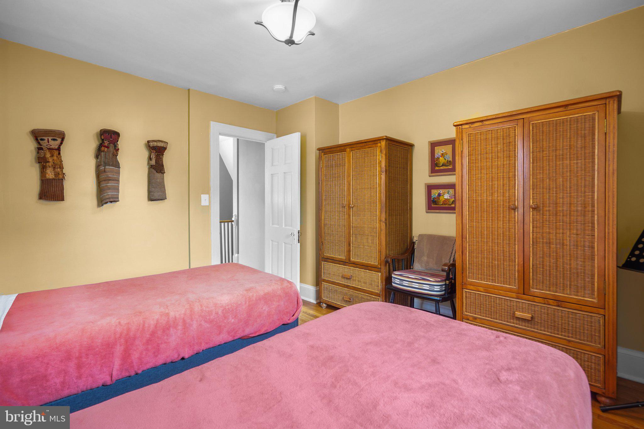 8013 GLENBROOK RD