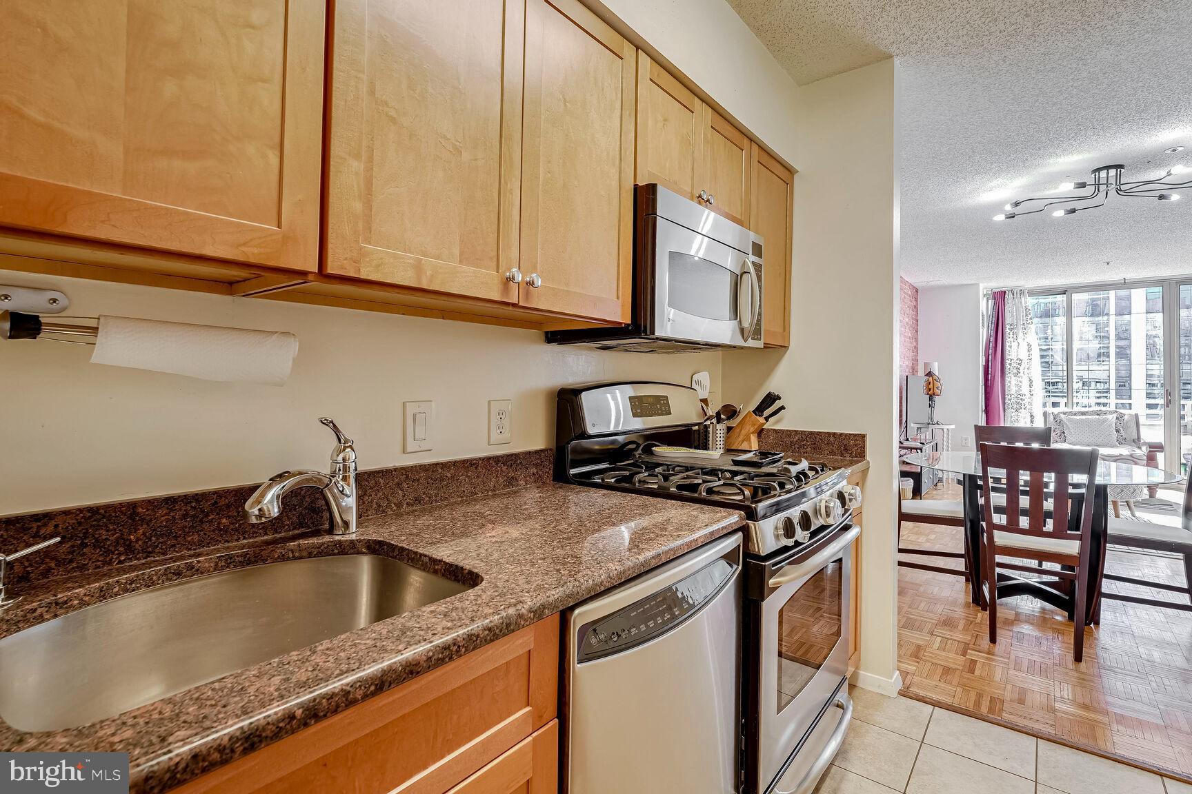 4801 FAIRMONT AVE #904