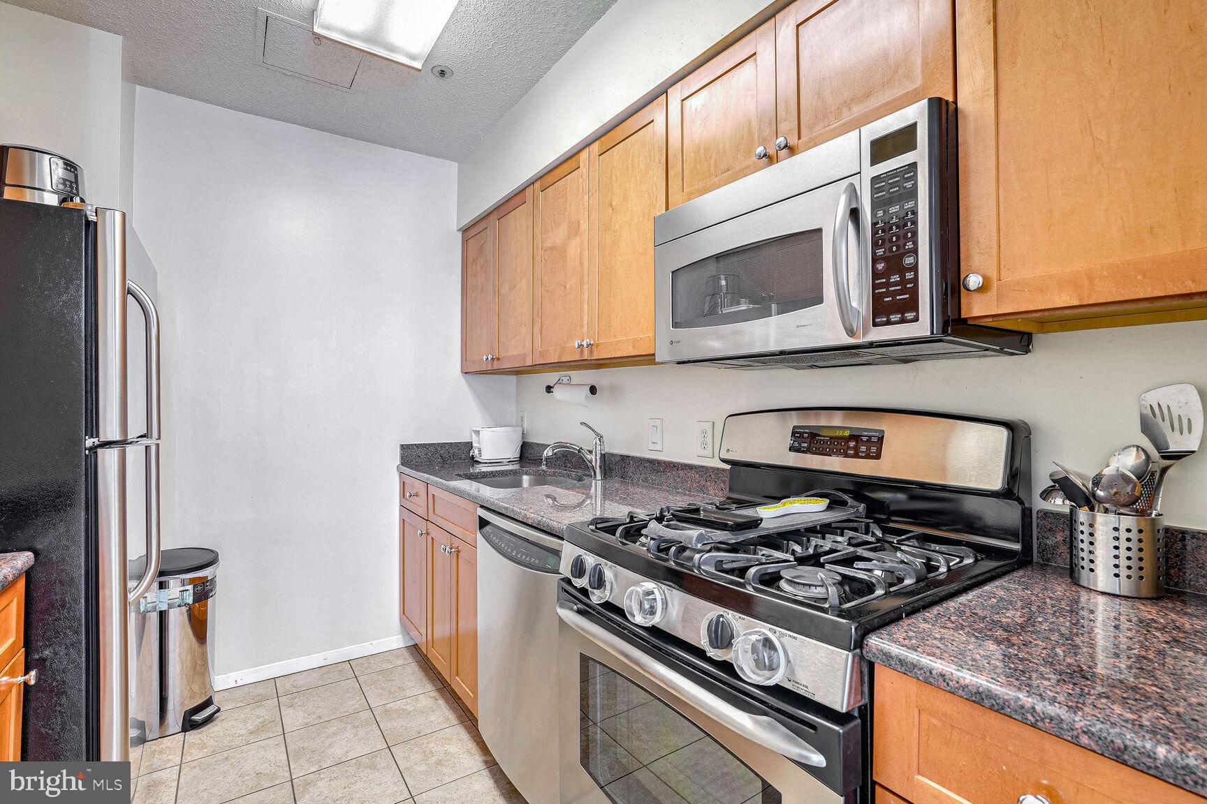 4801 FAIRMONT AVE #904