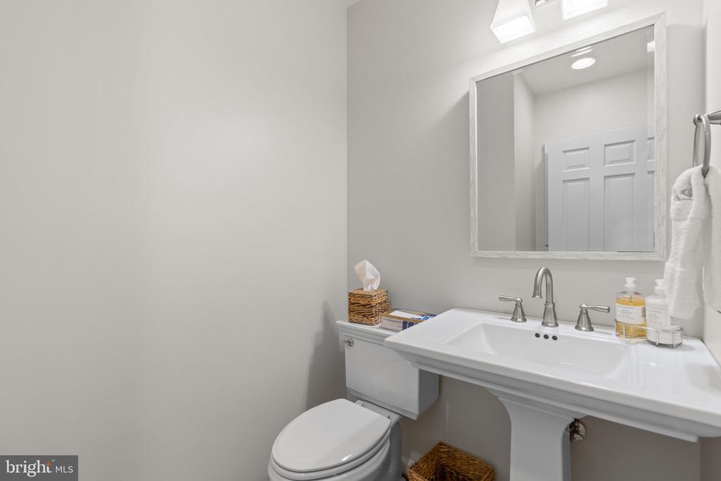 4410 Chalfont Pl