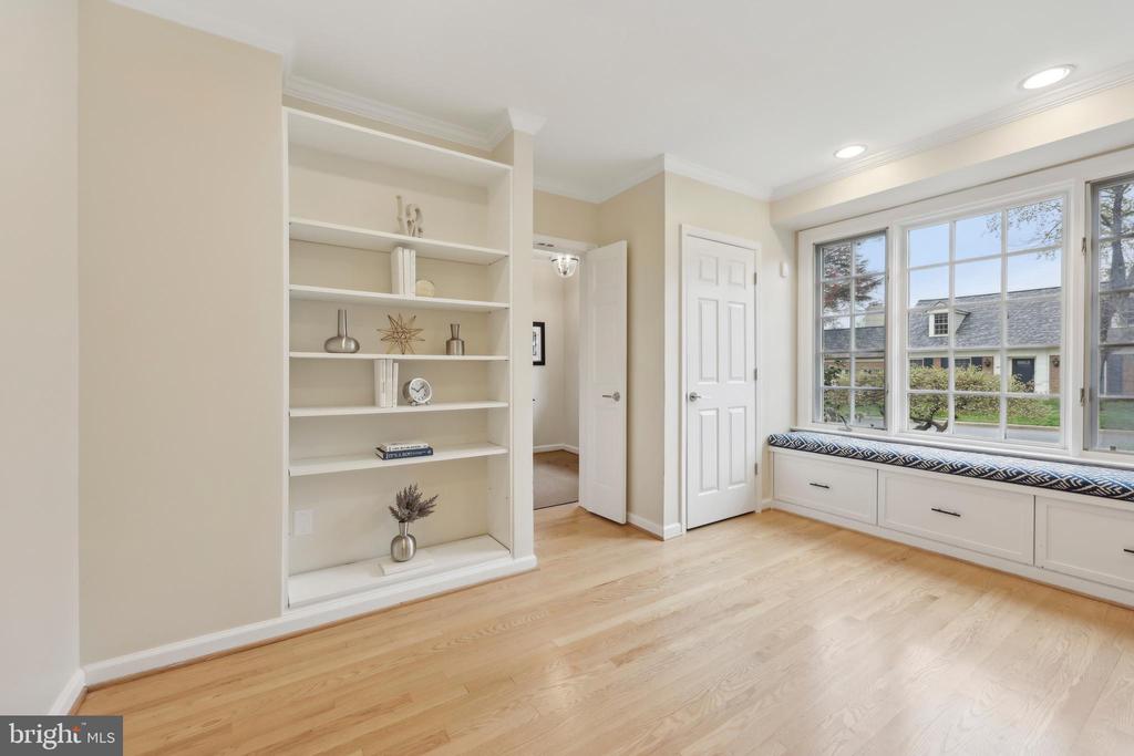 4410 Chalfont Pl