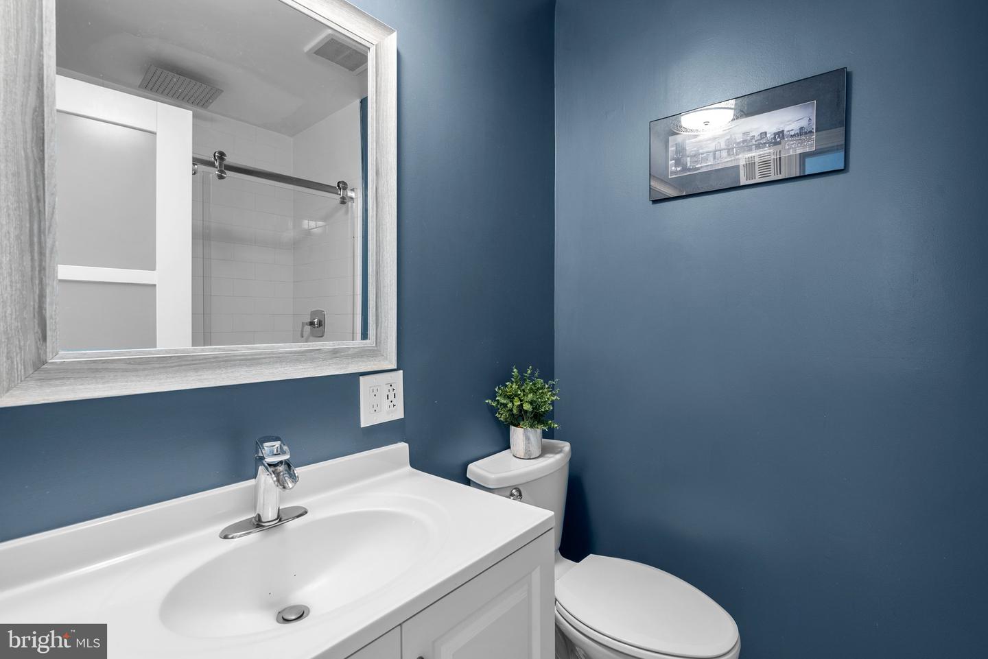 52 Anna Ct #275