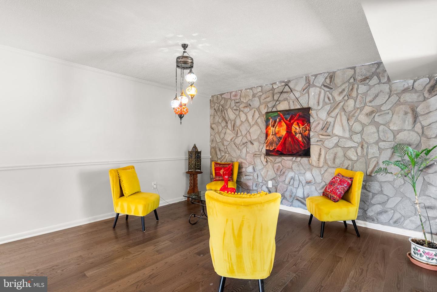 52 Anna Ct #275