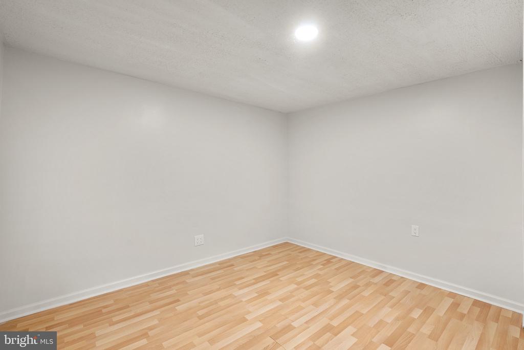 52 Anna Ct #275