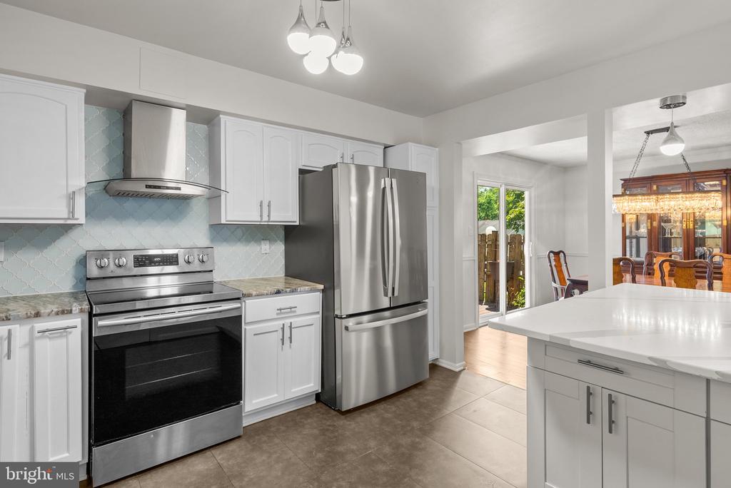 52 Anna Ct #275