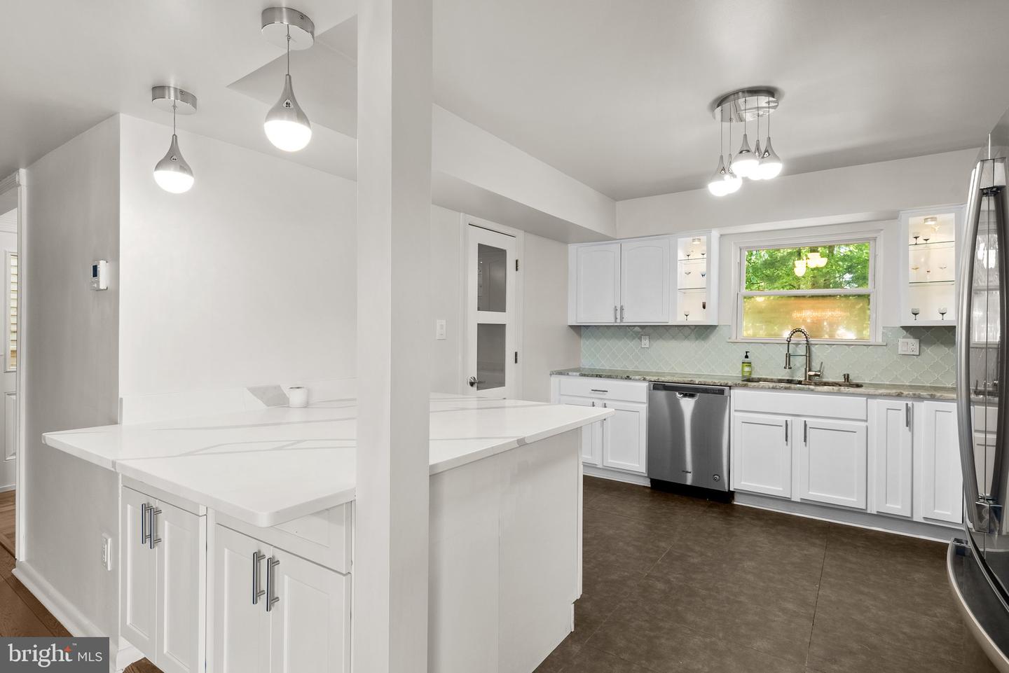 52 Anna Ct #275