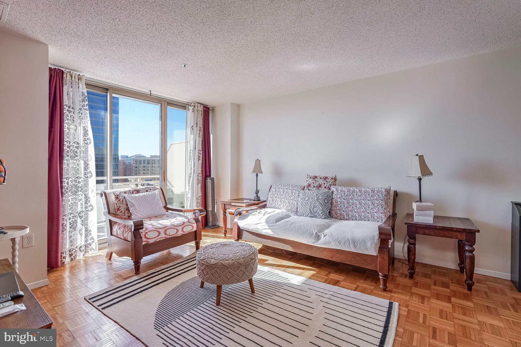 4801 FAIRMONT AVENUE 904