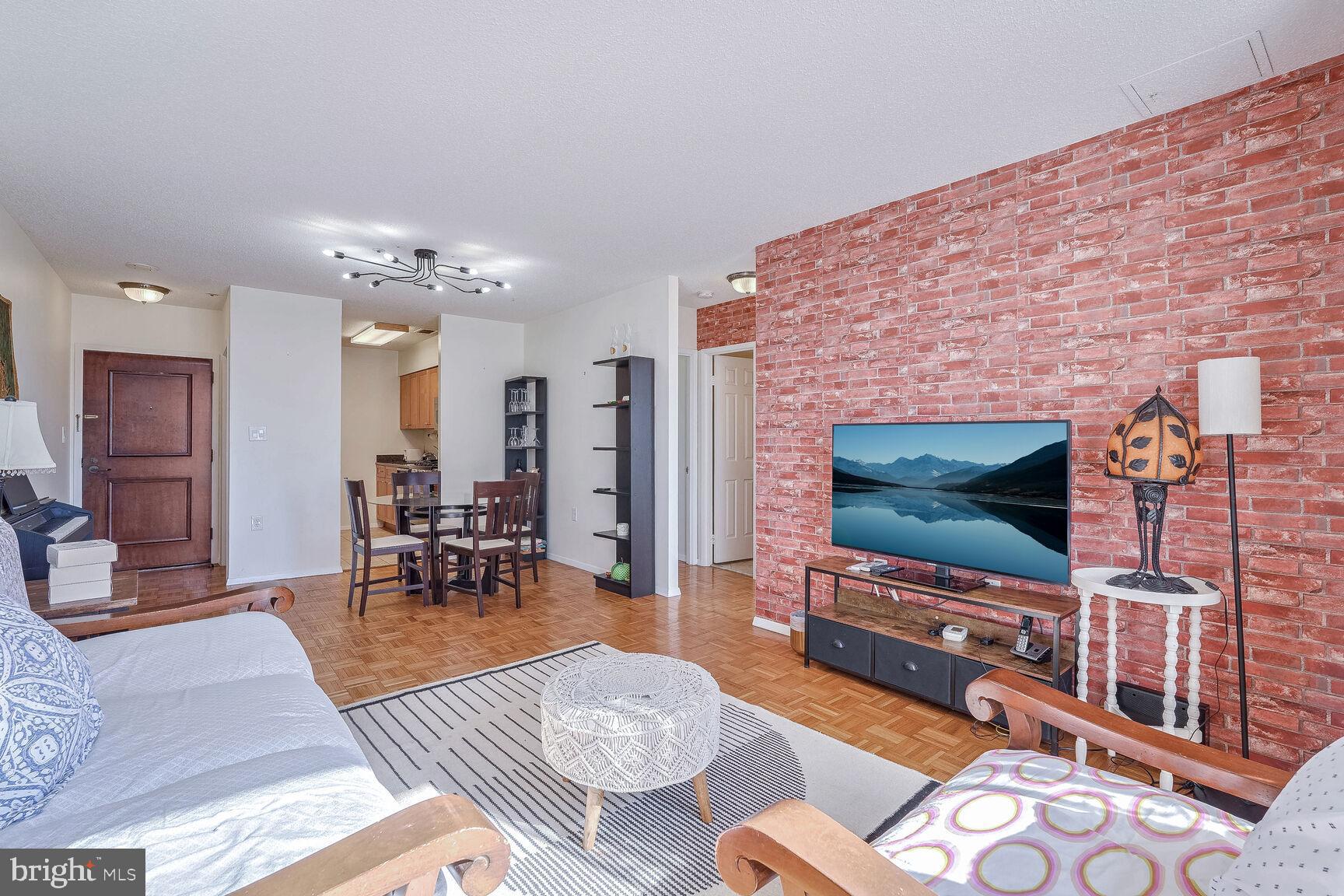 4801 FAIRMONT AVENUE 904