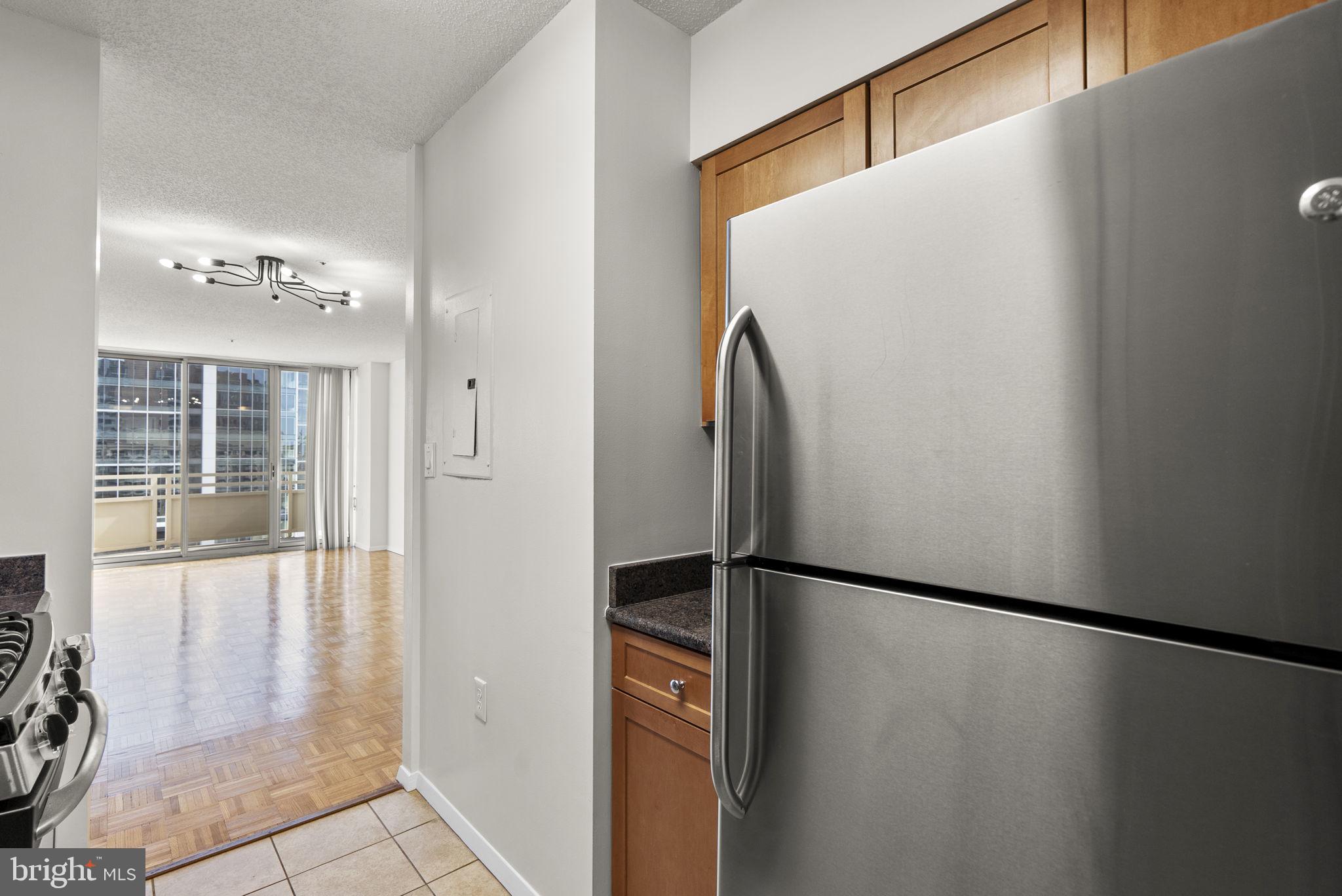 4801 FAIRMONT AVENUE 904