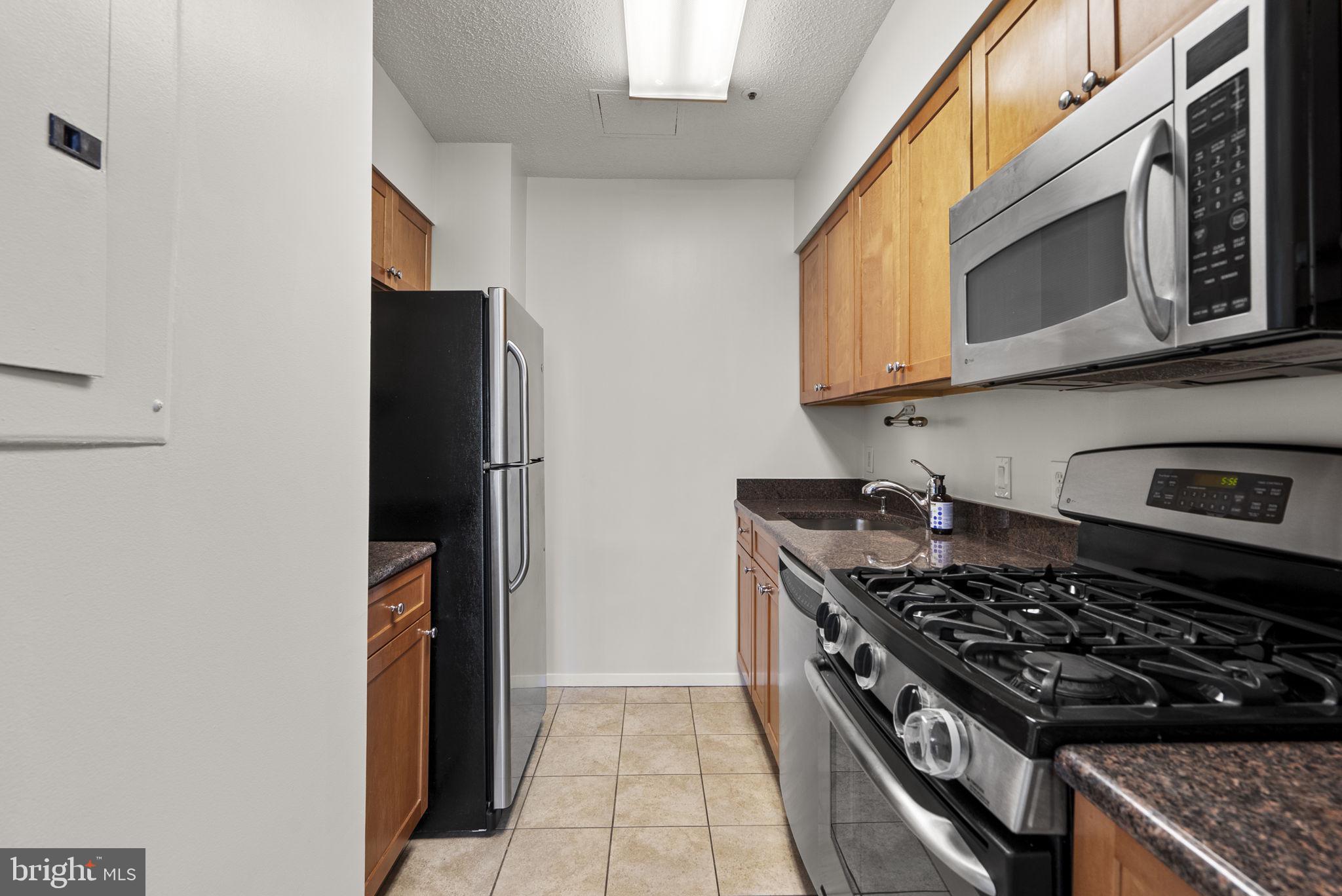 4801 FAIRMONT AVENUE 904