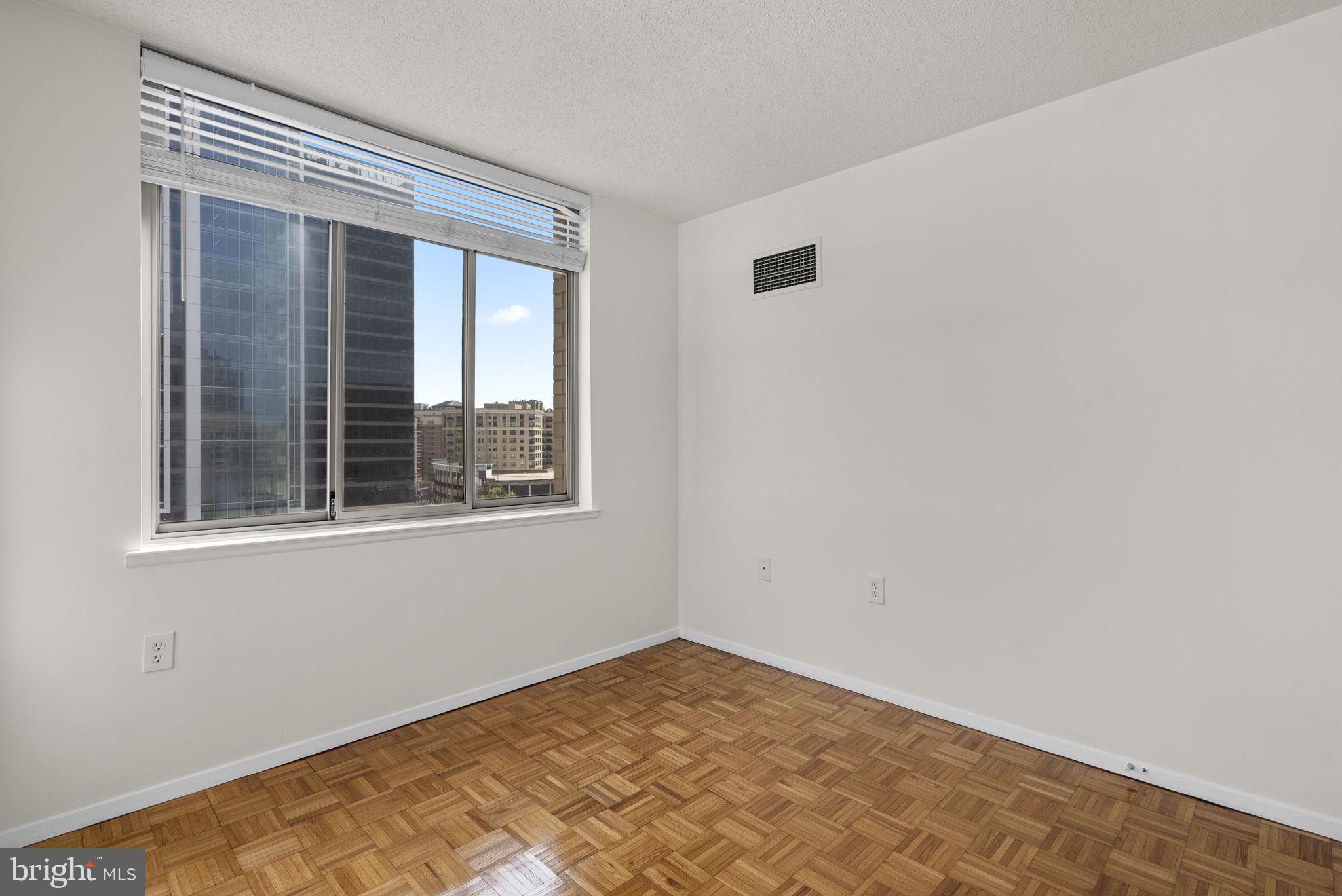 4801 FAIRMONT AVENUE 904