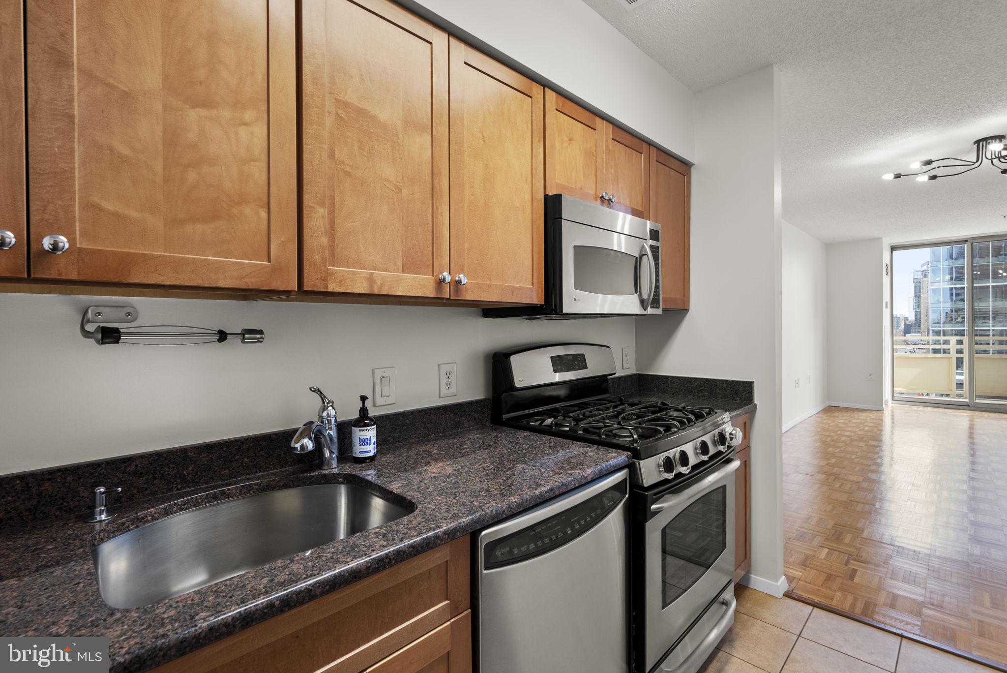 4801 FAIRMONT AVENUE 904