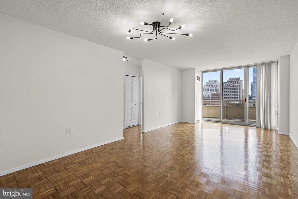 4801 FAIRMONT AVENUE 904