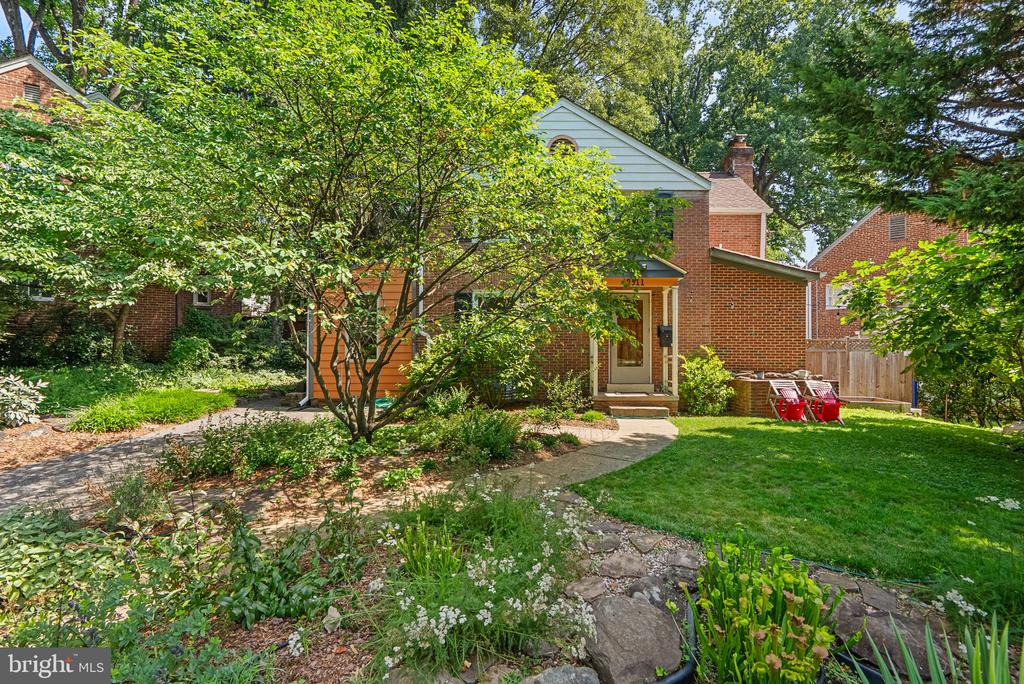 9311 WOODLAND DRIVE
