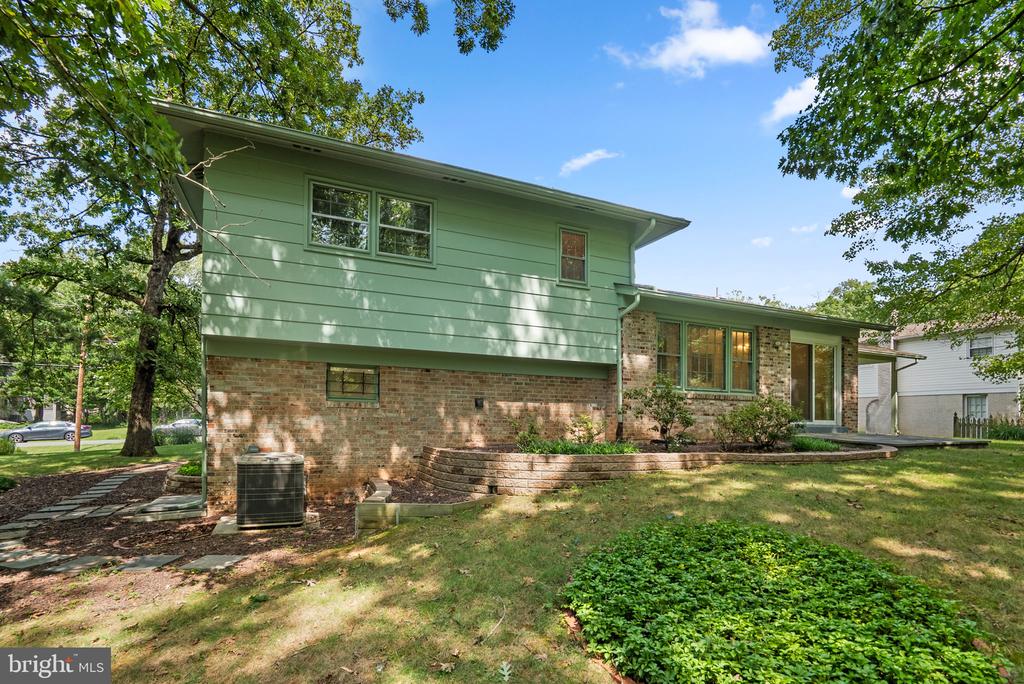 18001 MILL CREEK DRIVE
