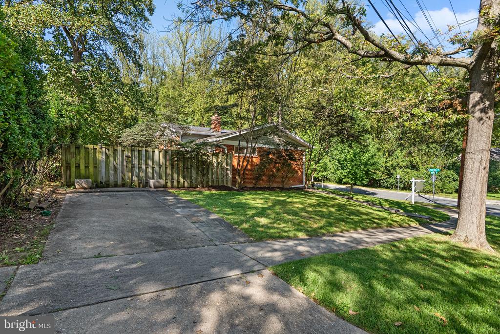 8810 SPRING VALLEY ROAD