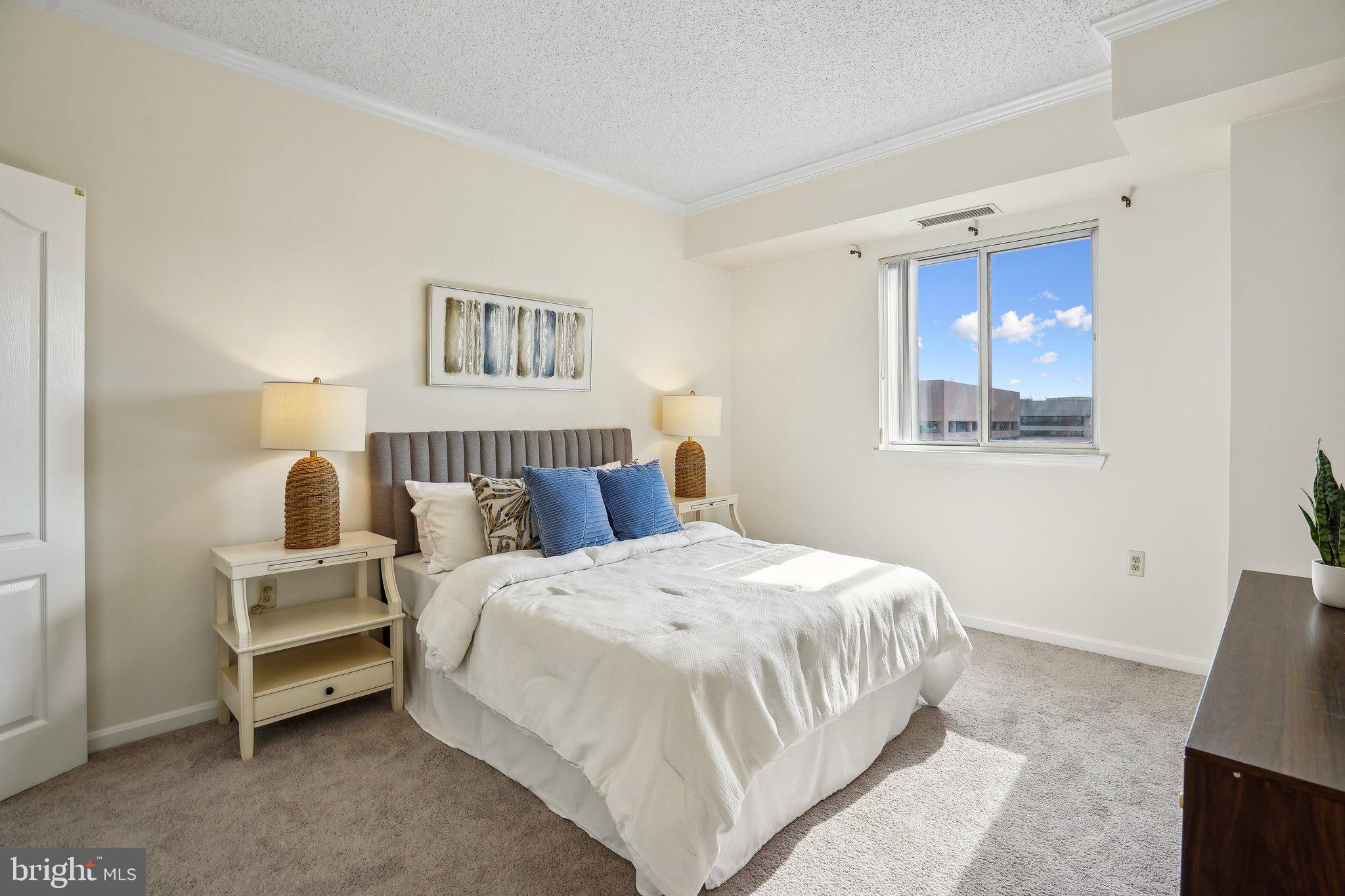 1211 S EADS ST #1606