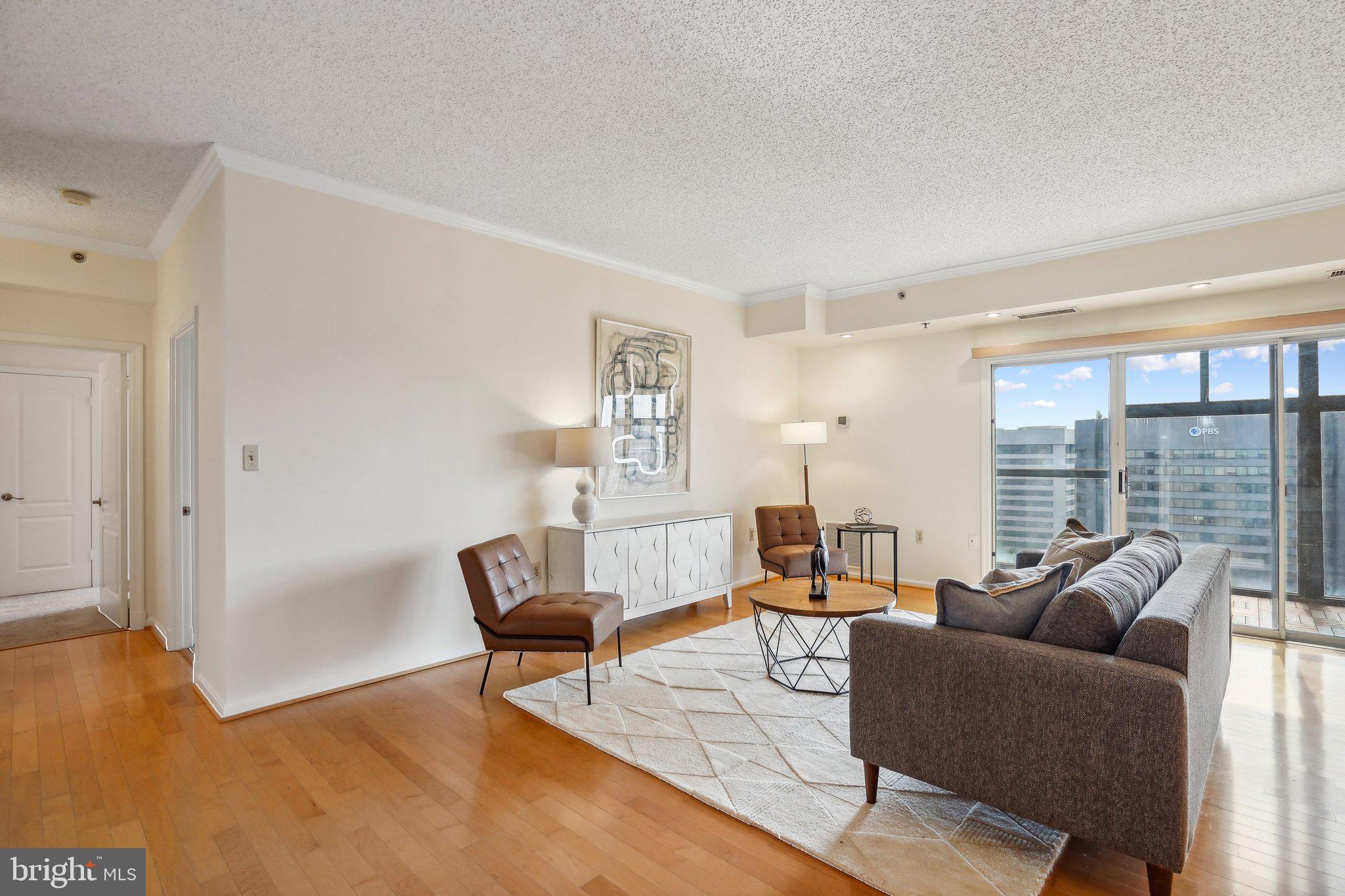 1211 S EADS ST #1606