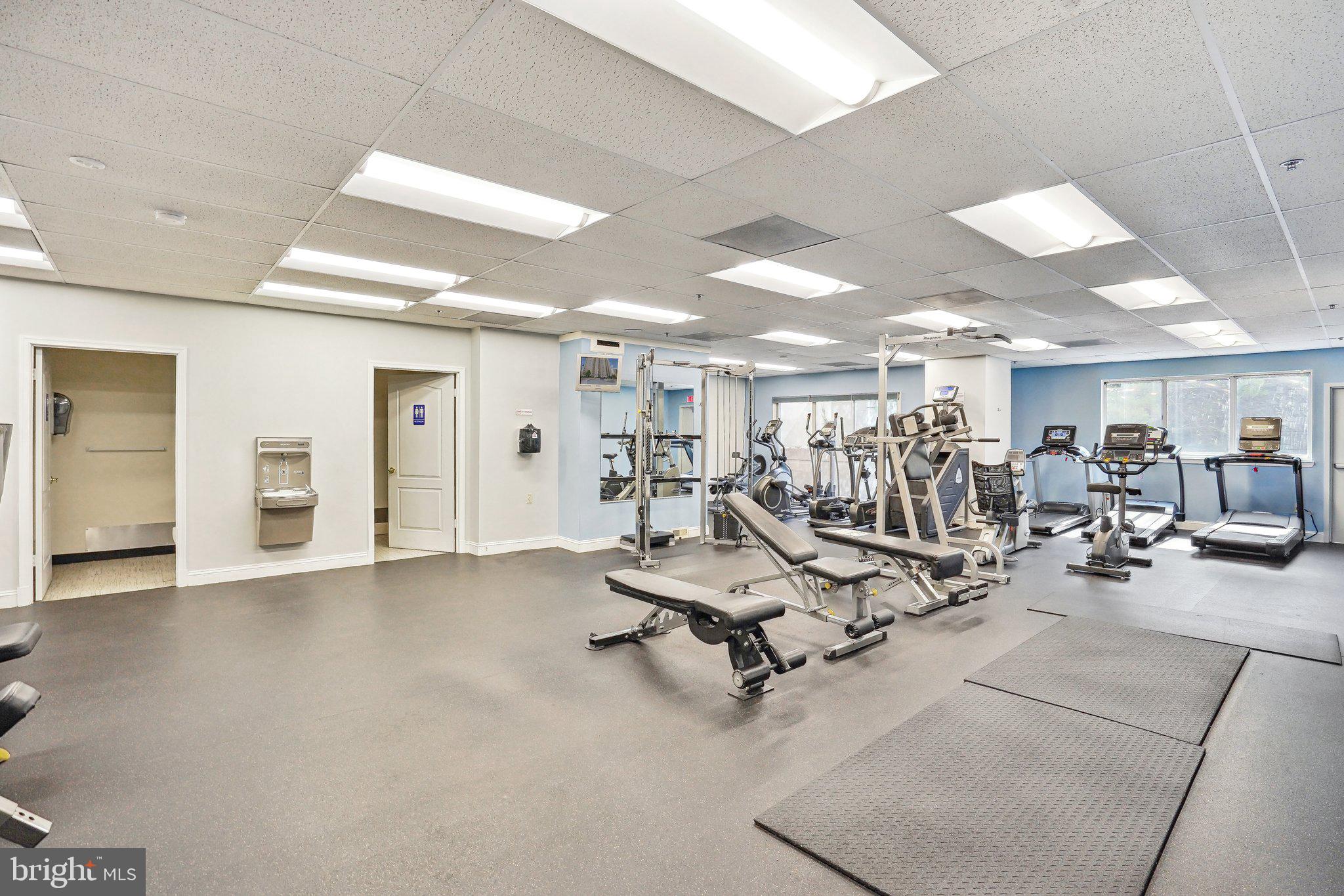 1211 S EADS ST #1606