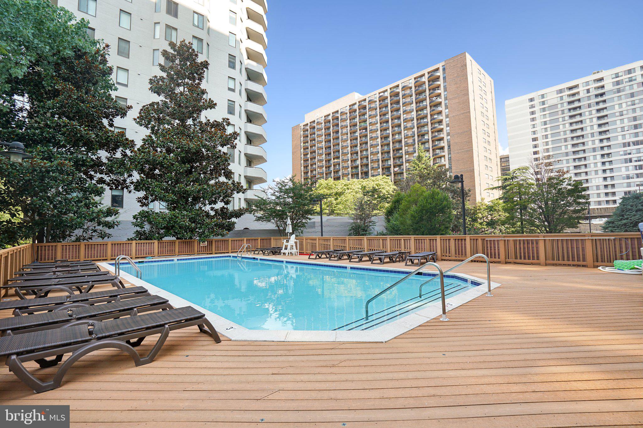 1211 S EADS ST #1606