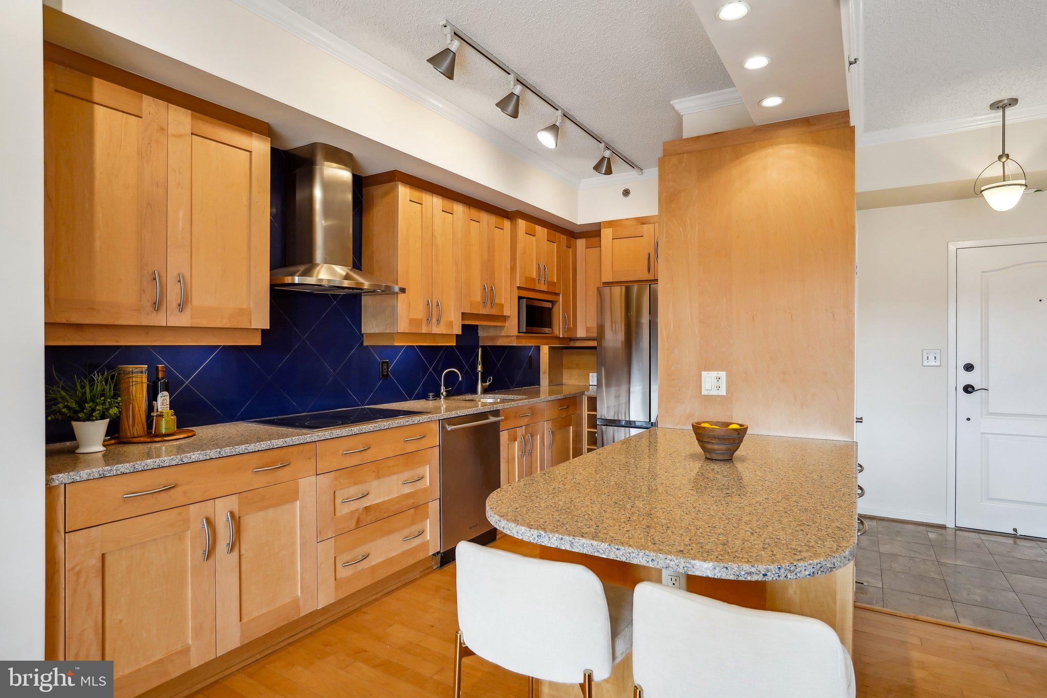 1211 S EADS ST #1606