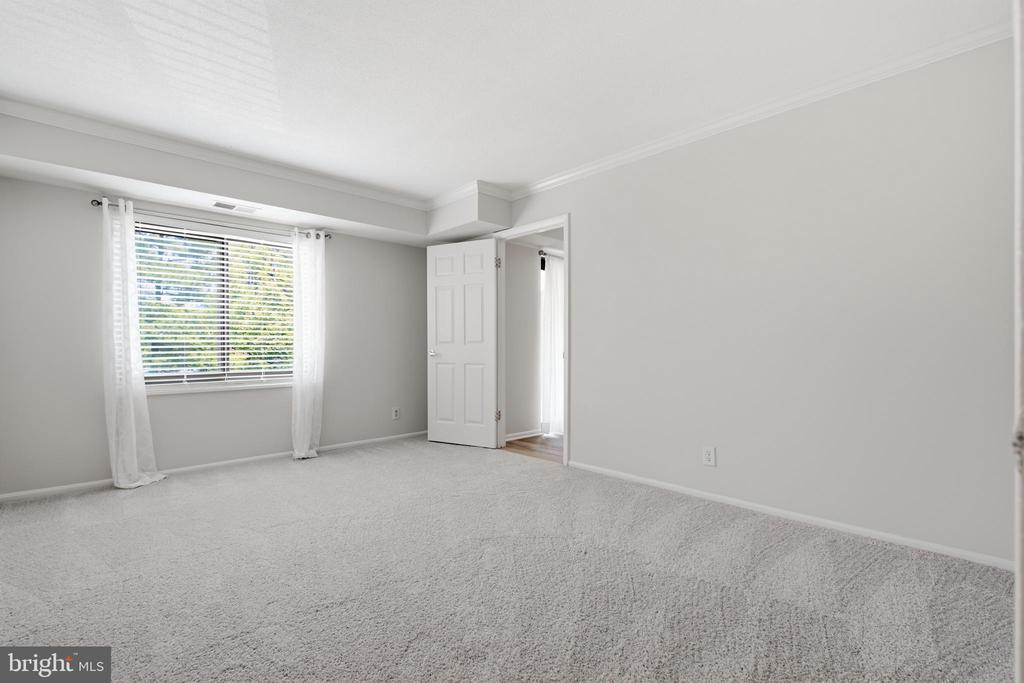 309 YOAKUM PARKWAY Unit: #406