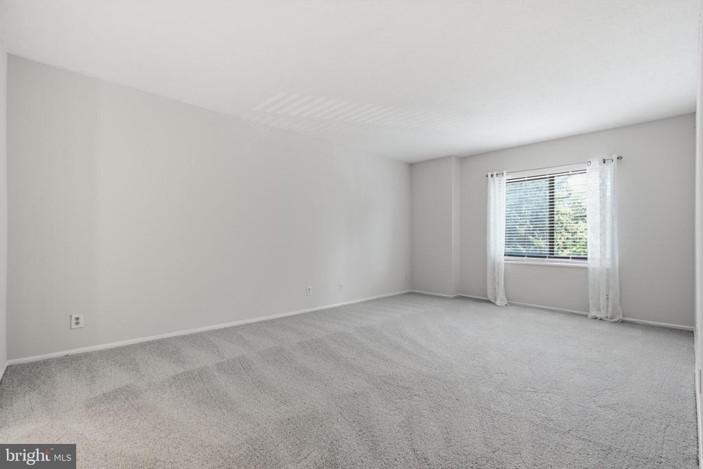 309 YOAKUM PARKWAY Unit: #406