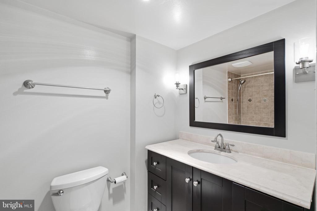 309 YOAKUM PARKWAY Unit: #406