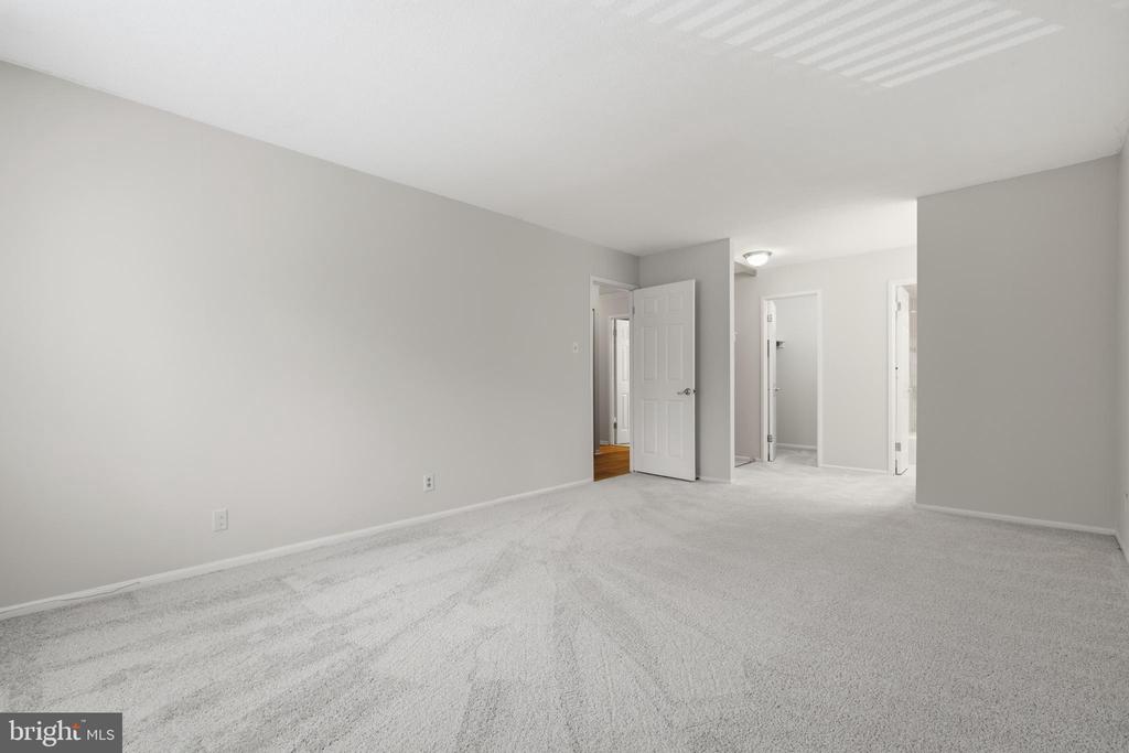 309 YOAKUM PARKWAY Unit: #406