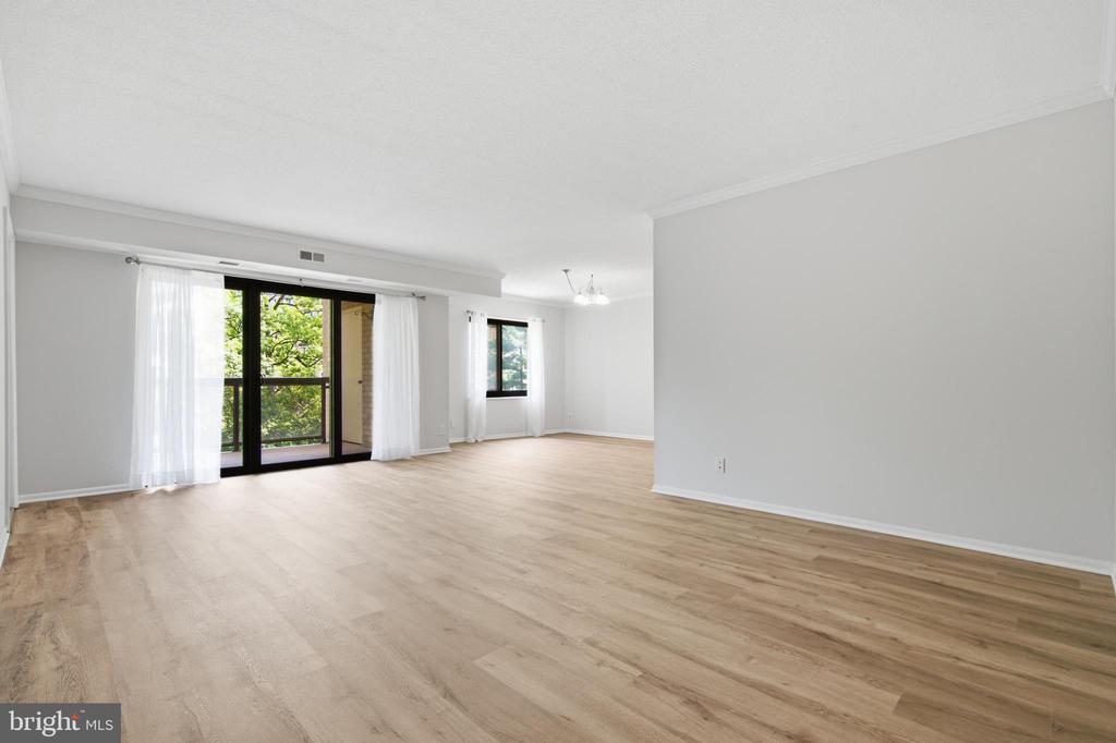 309 YOAKUM PARKWAY Unit: #406