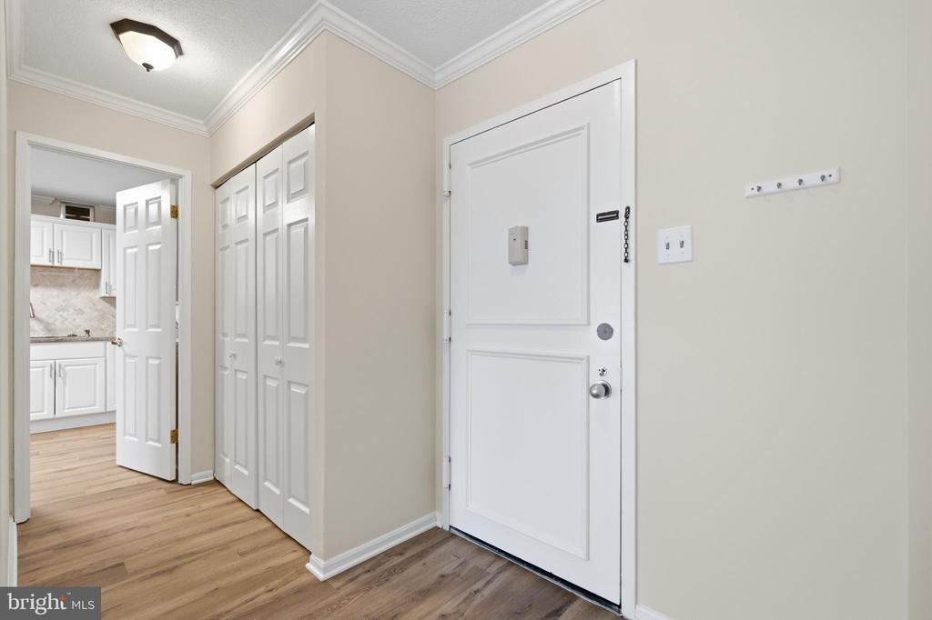 309 YOAKUM PARKWAY Unit: #406