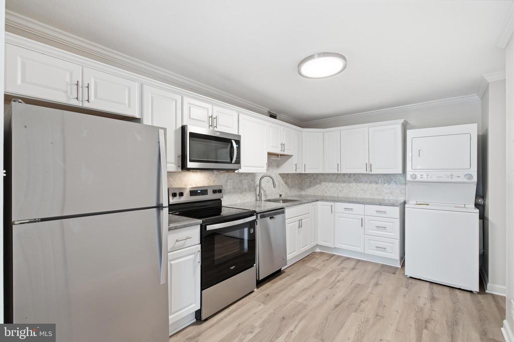 309 YOAKUM PARKWAY Unit: #406