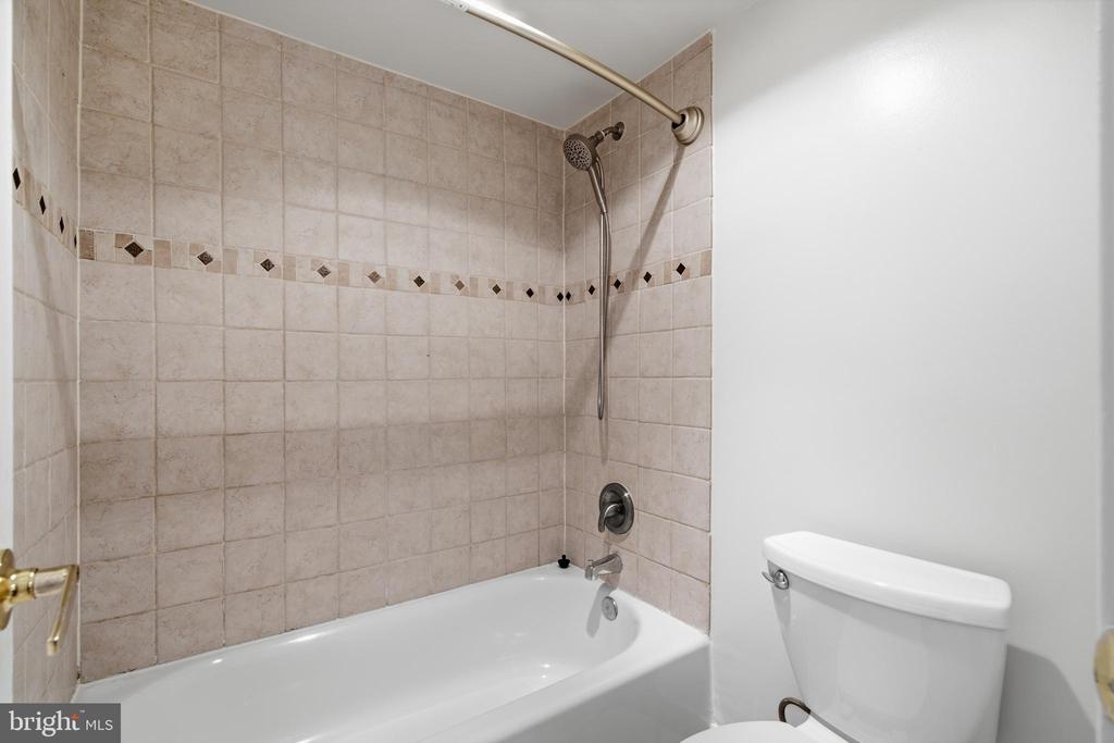 309 YOAKUM PARKWAY Unit: #406