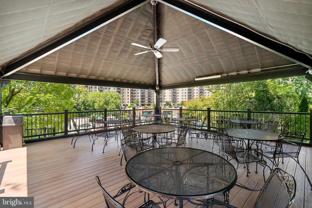 309 YOAKUM PARKWAY Unit: #406