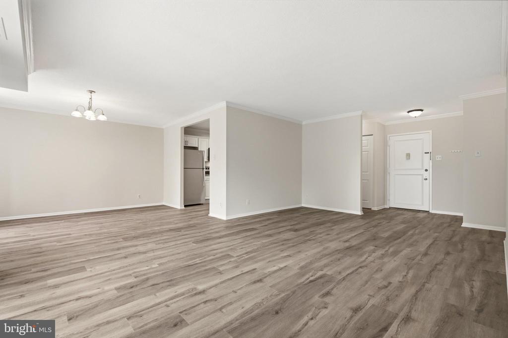 309 YOAKUM PARKWAY Unit: #406
