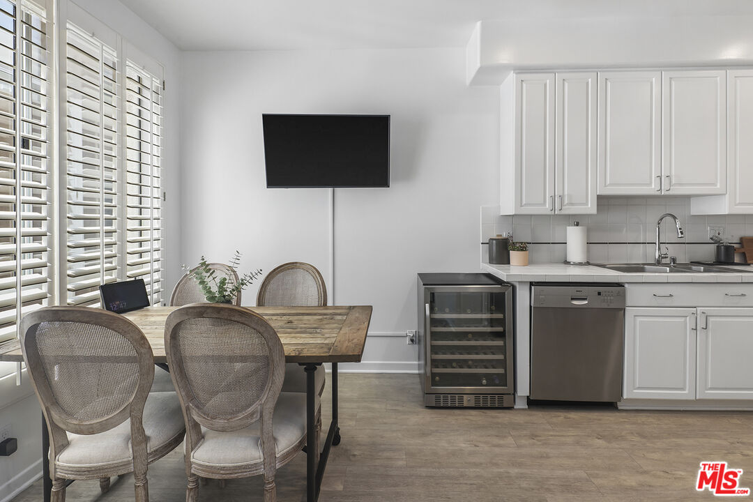 4434 Moorpark Way Unit: 106