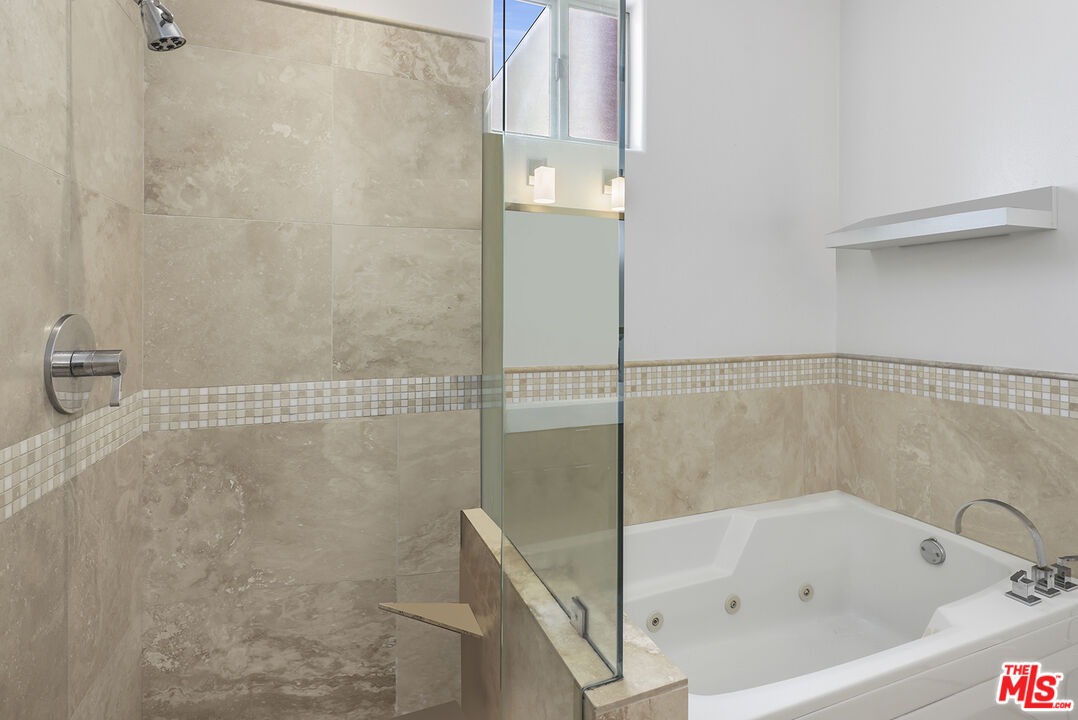 4434 Moorpark Way Unit: 106