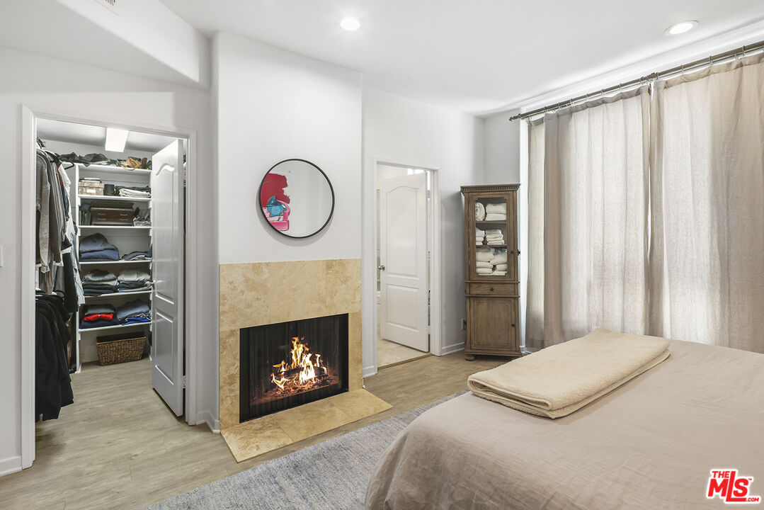 4434 Moorpark Way Unit: 106