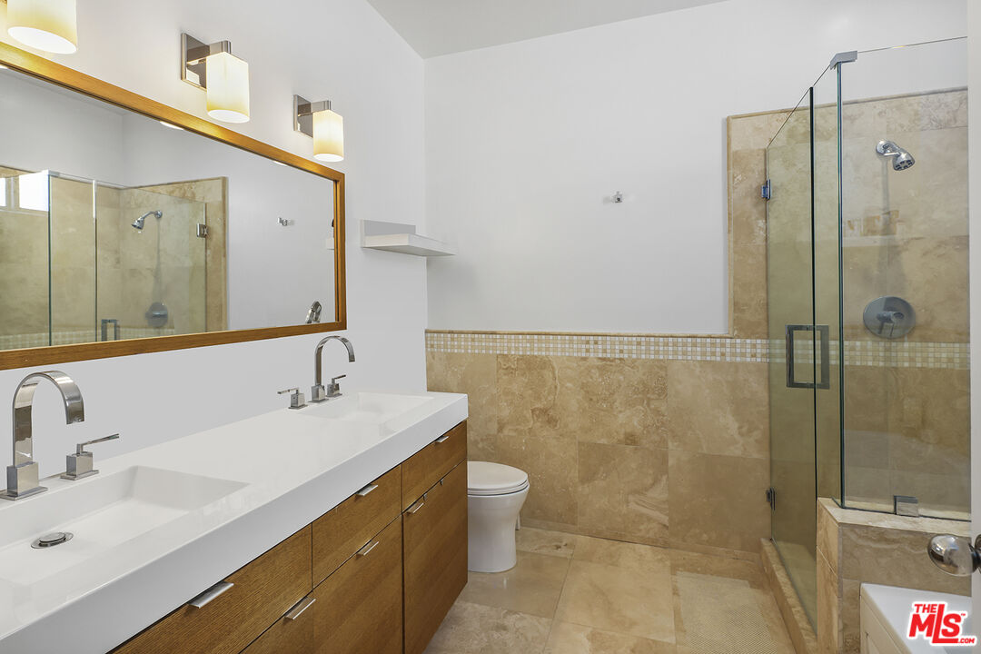 4434 Moorpark Way Unit: 106