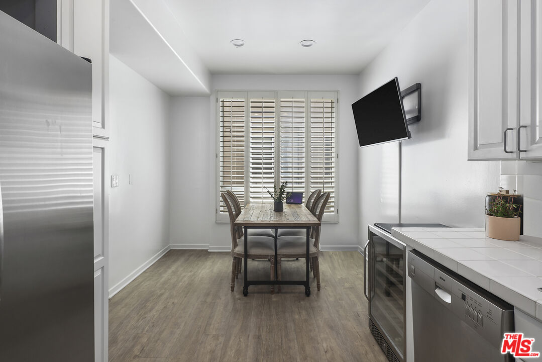 4434 Moorpark Way Unit: 106