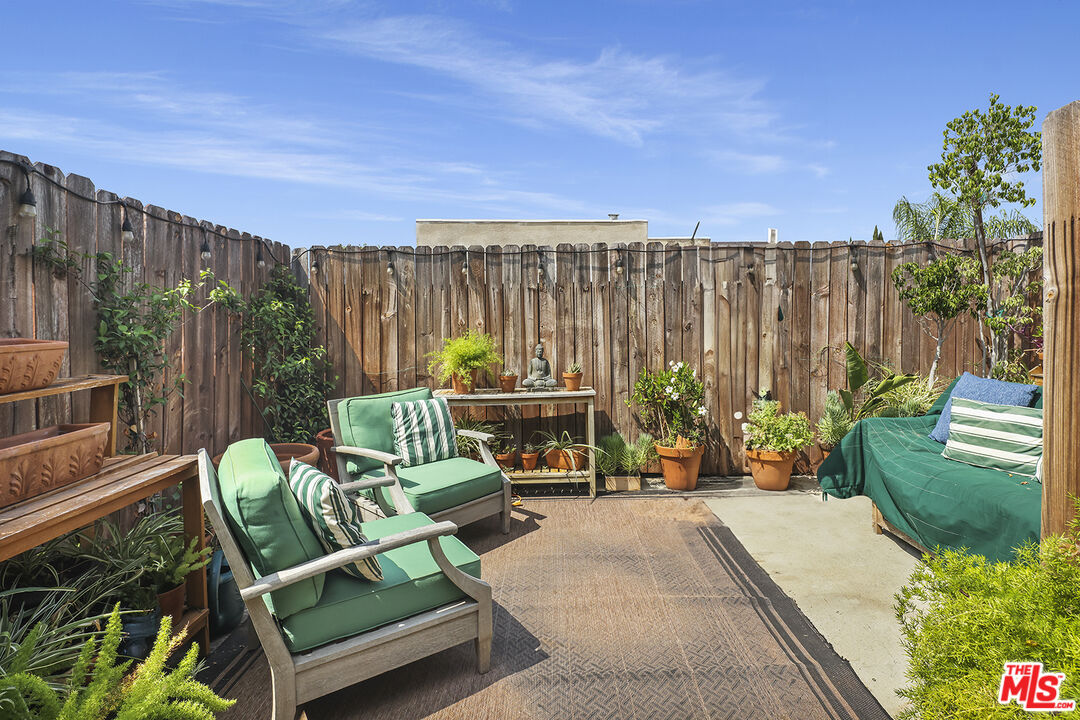 4434 Moorpark Way Unit: 106