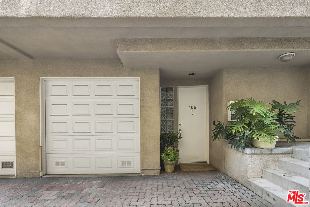 4434 Moorpark Way Unit: 106