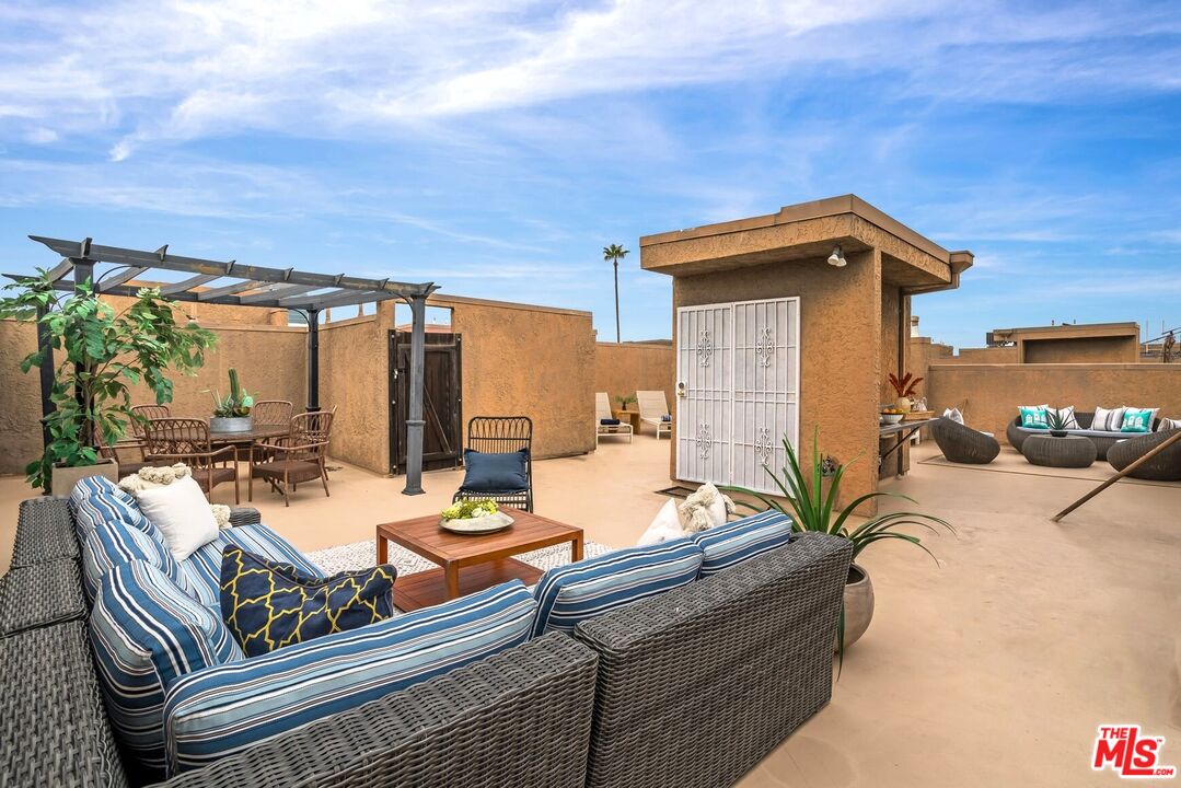 14960 Dickens St Unit: 313