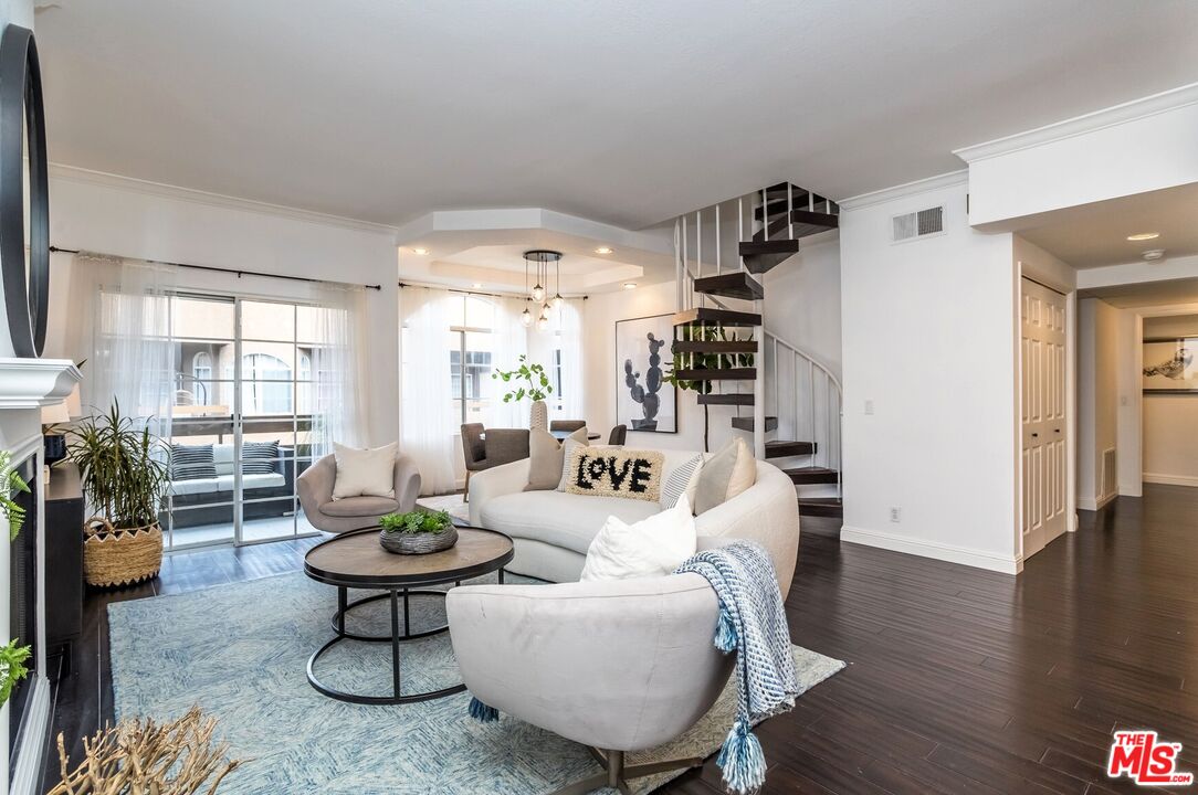 14960 Dickens St Unit: 313